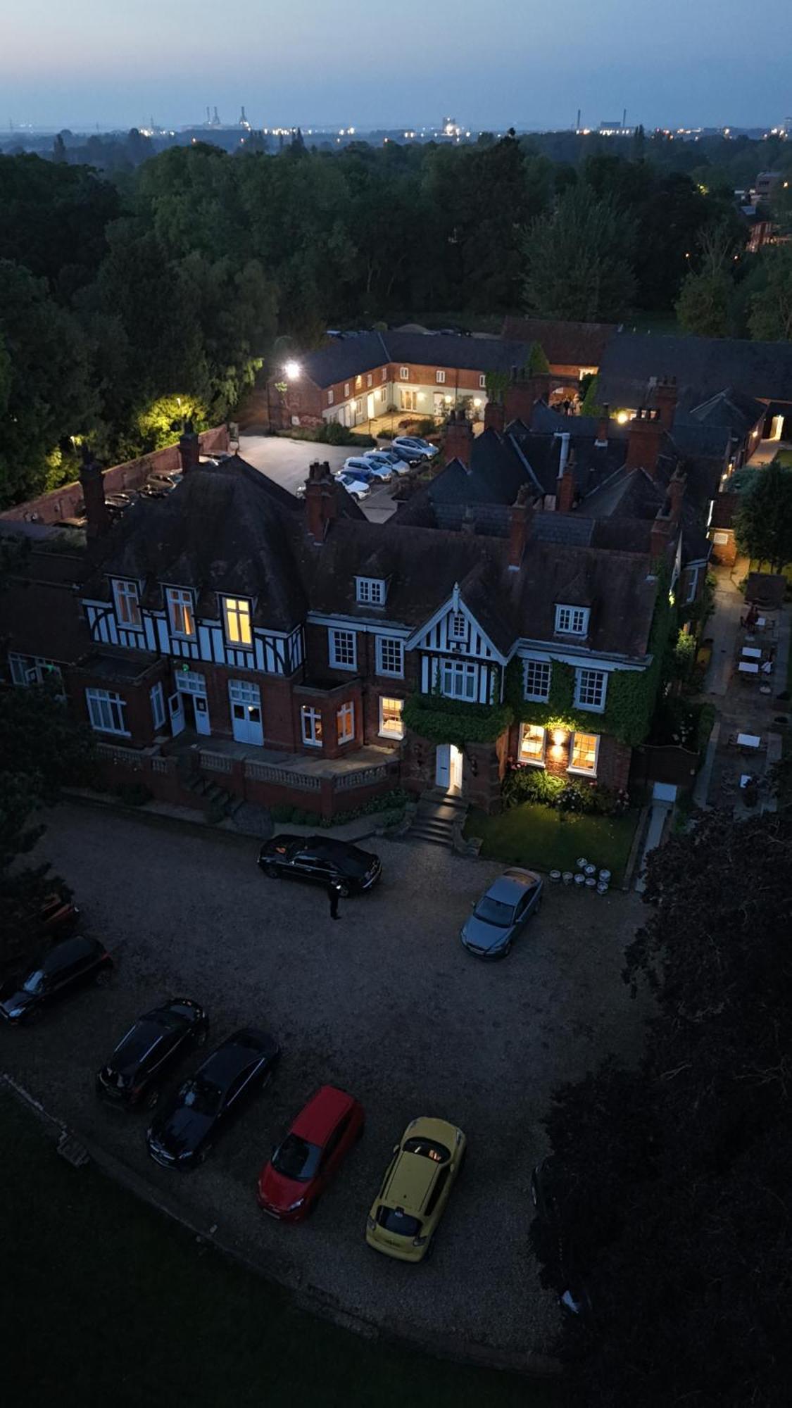 Healing Manor Hotel Grimsby Exterior photo